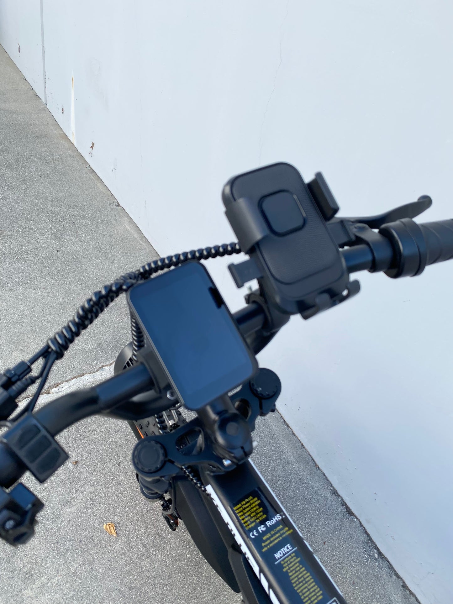 K6P BLACK: TEEN SIZE MOPED with APP Speed Control
